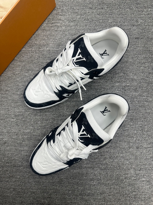 未使用 LouisVuitton/路易威登 42 lv trainer 黑白牛仔板鞋 全新