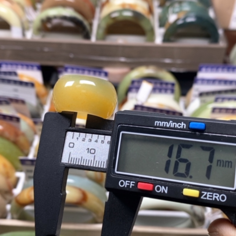 【闪购商品】蛇纹石玉未镶嵌手镯