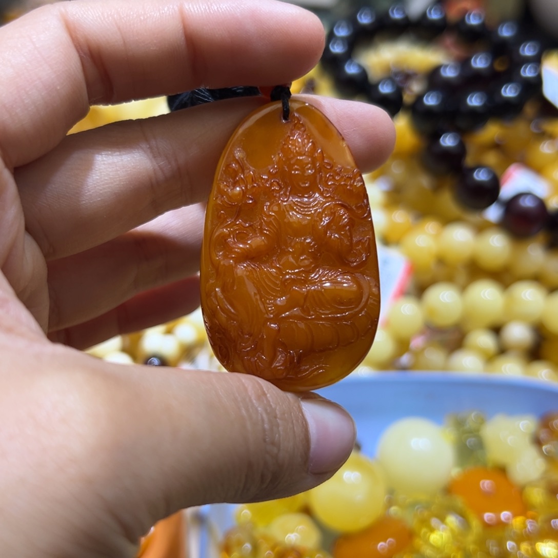 琥珀珠宝奇石未镶嵌