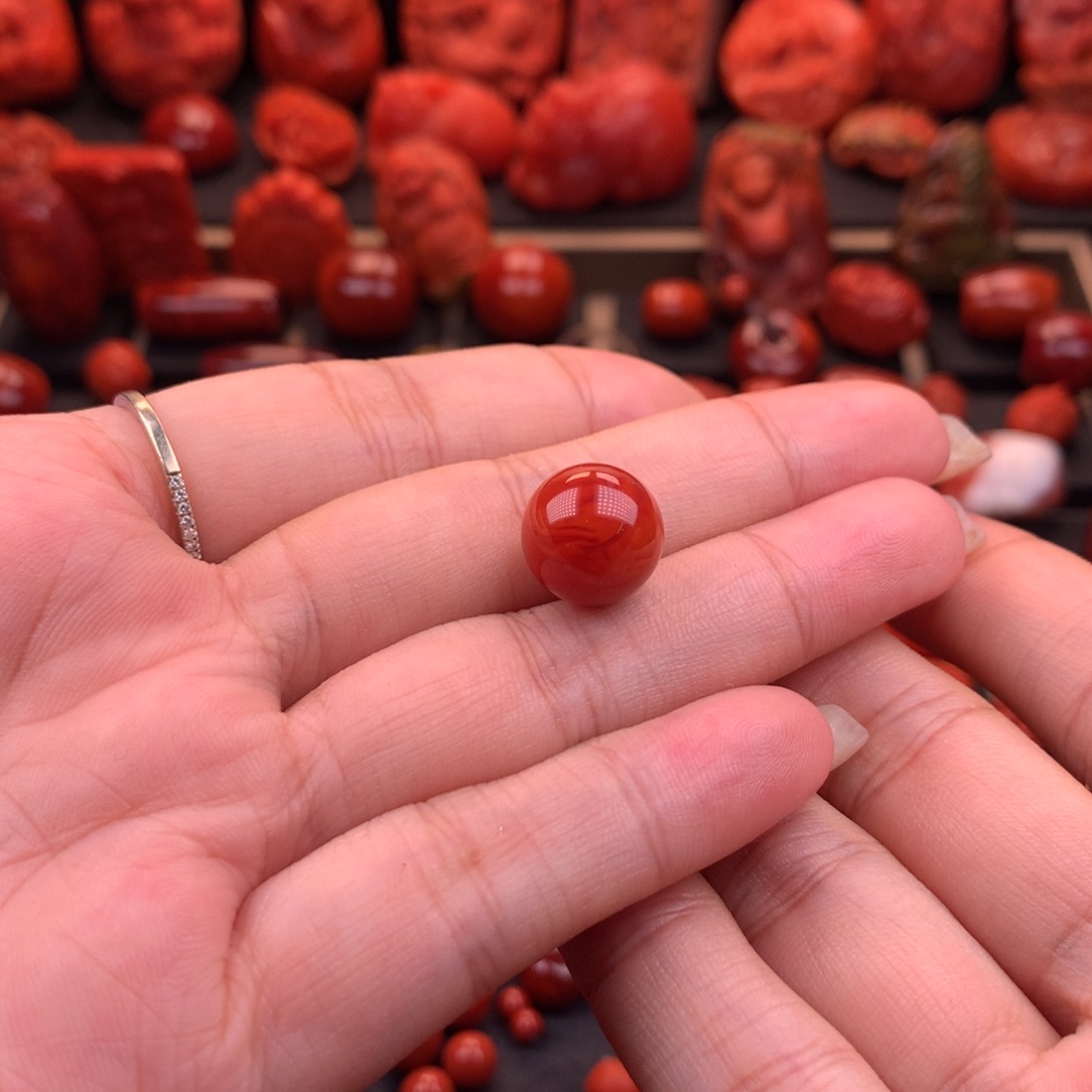 南红玛瑙南红川料原矿高品圆珠12.5mm未镶嵌