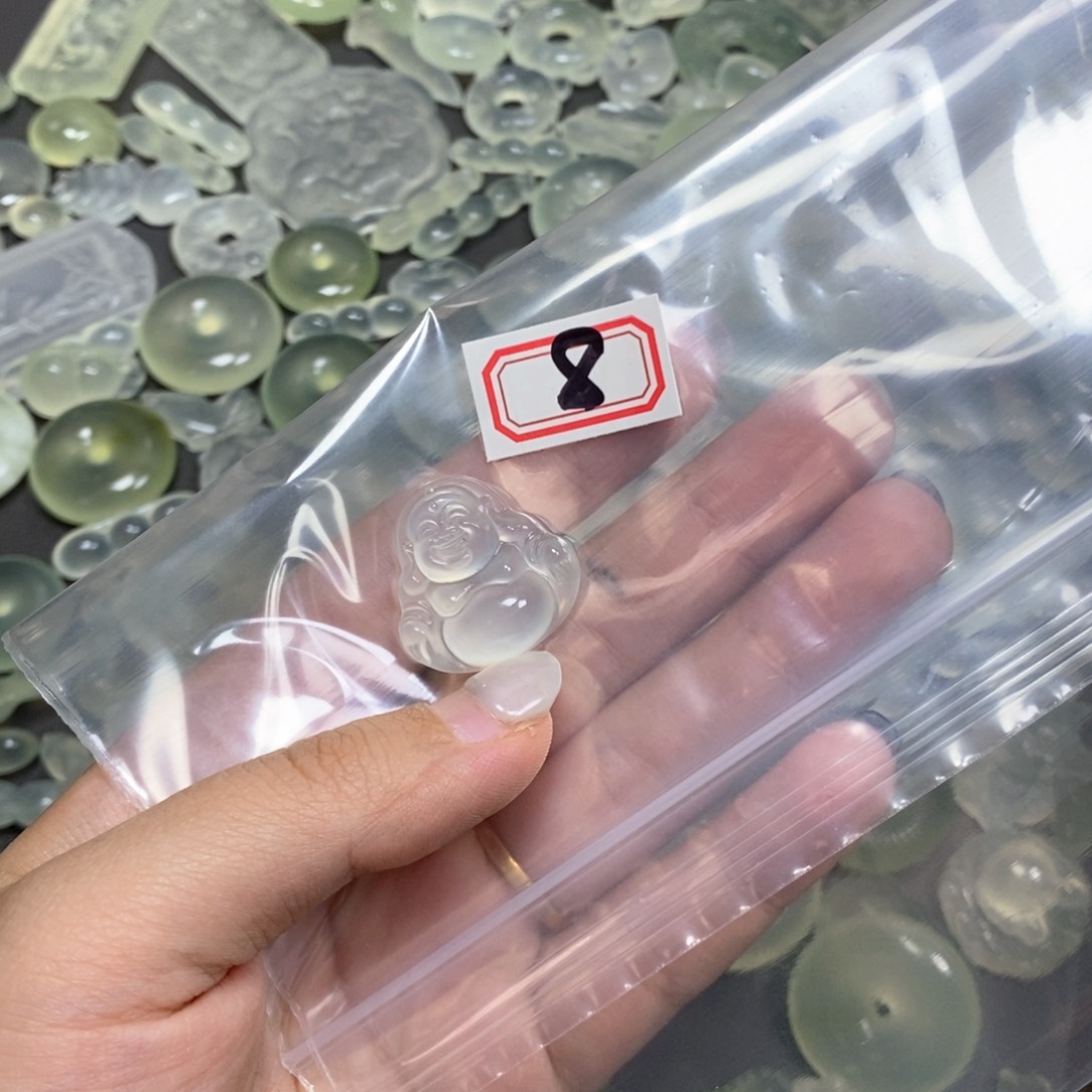未镶嵌蛇纹石玉颈饰又****