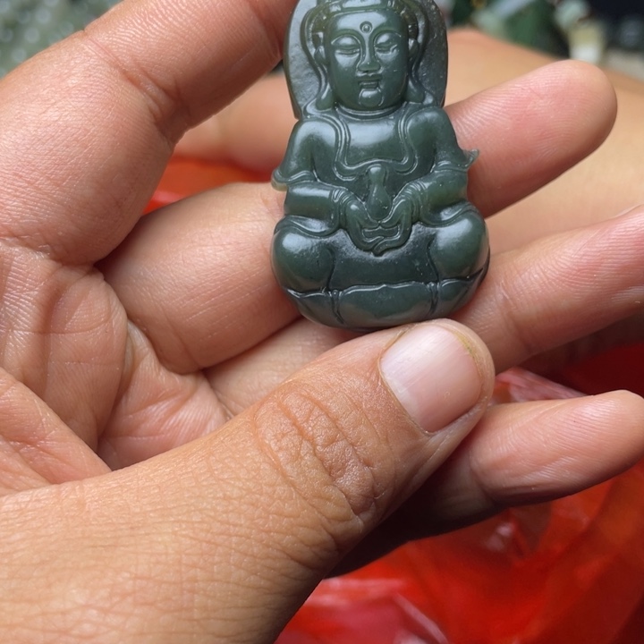 和田玉未镶嵌珠宝奇石
