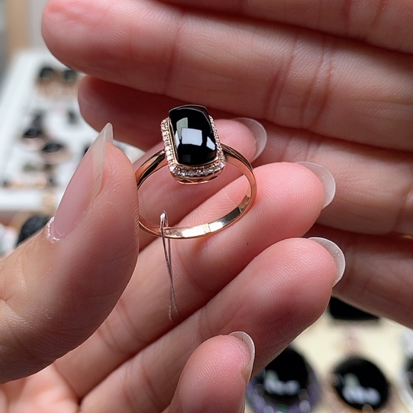 【闪购商品】翡翠戒指18K金镶嵌墨翠