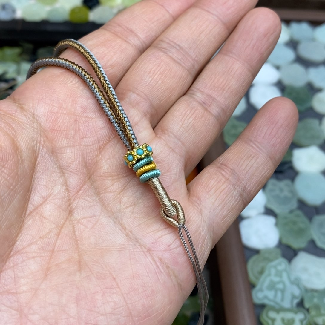 蛇纹石玉未镶嵌项链绳