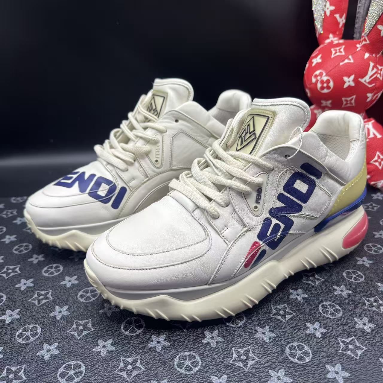 95新 FENDI/芬迪 男士白蓝红联名款厚底休闲运动鞋41欧码 lz630