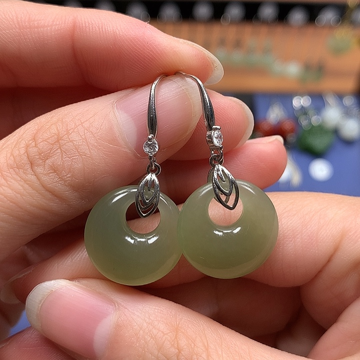 和田玉银S925镶嵌耳饰平安扣17.5左右晴水绿