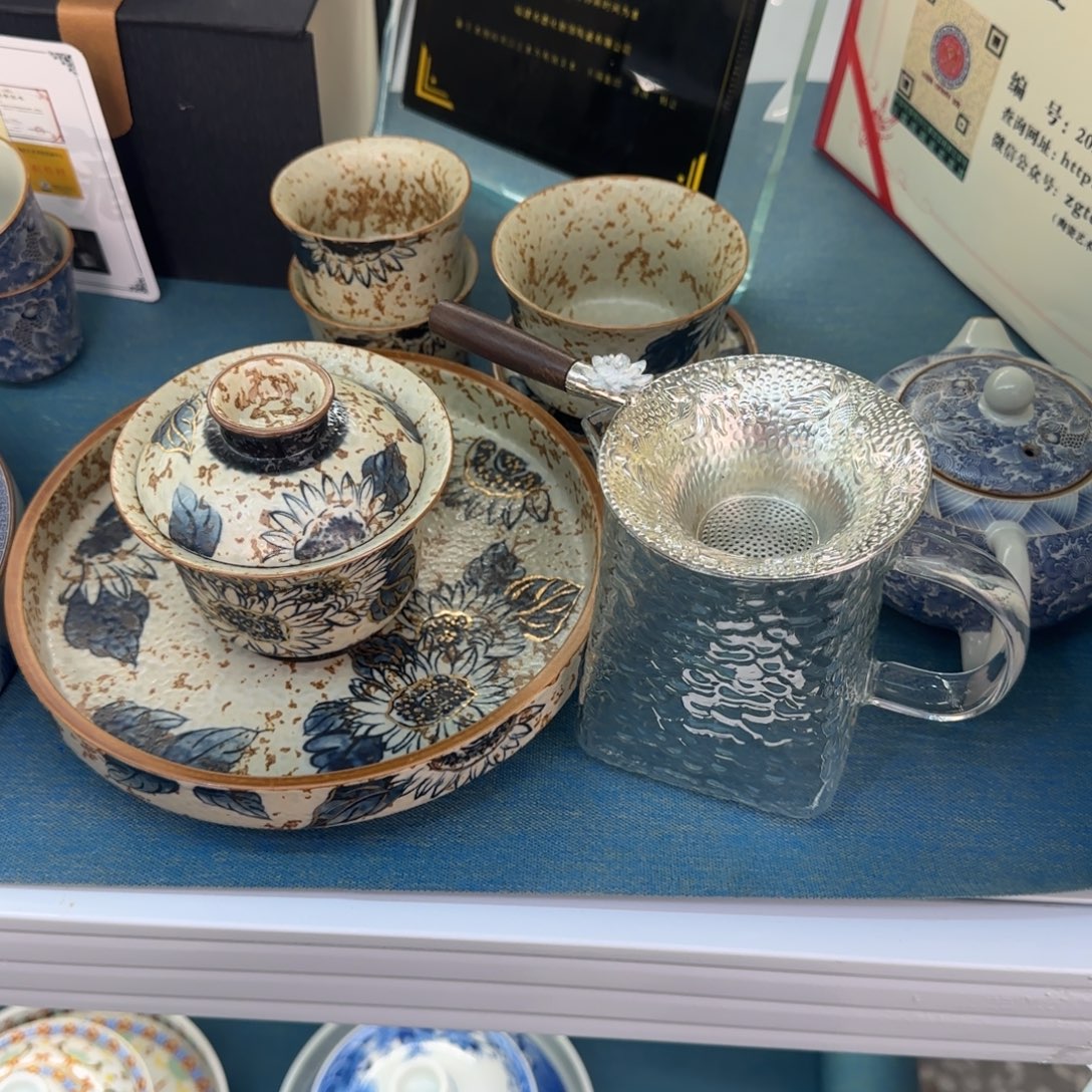 杨***露这些盖碗真好看！！！