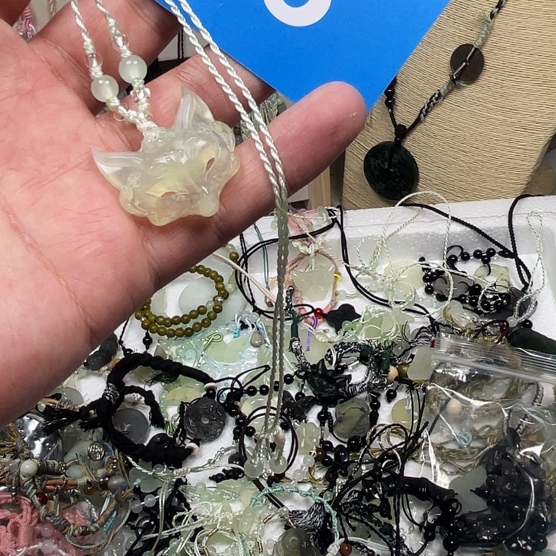 池***浅蛇纹石玉合金颈饰