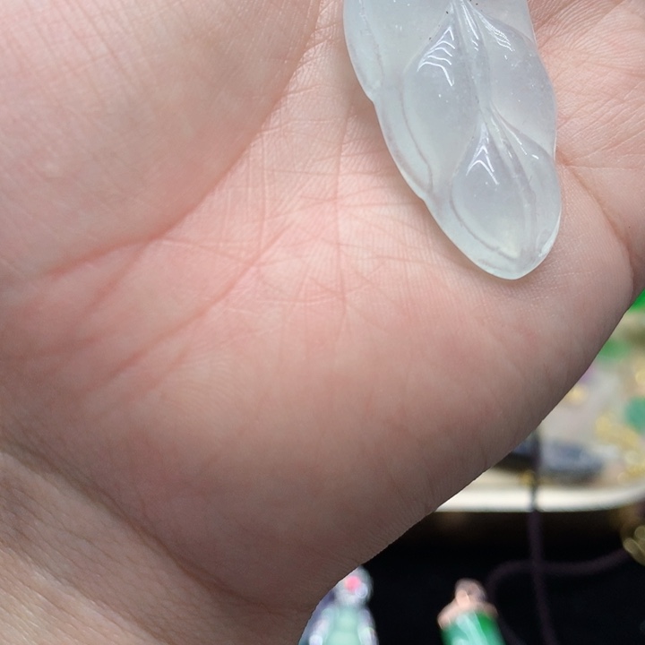 翡翠颈饰未镶嵌吊坠