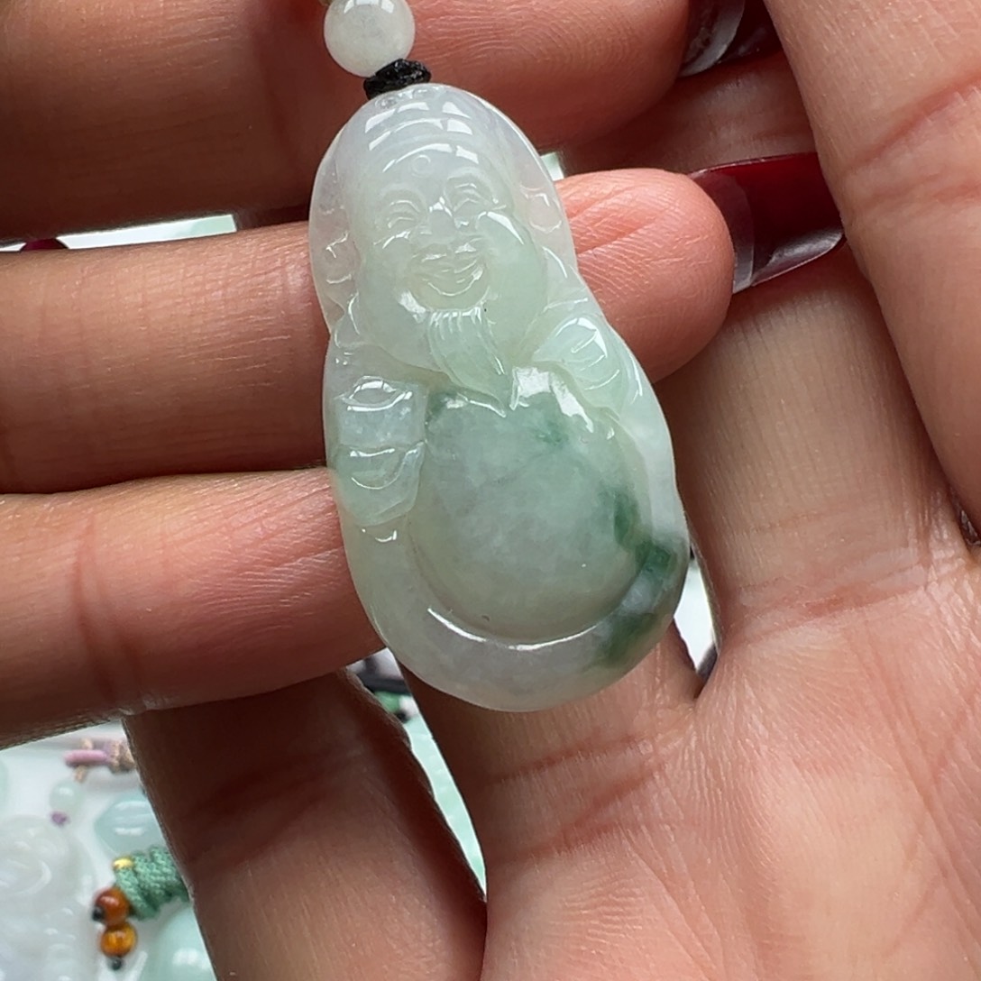 翡翠颈饰未镶嵌财神