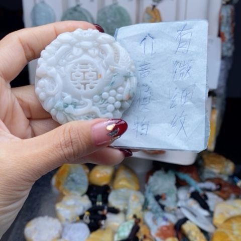 翡翠颈饰未镶嵌翡翠