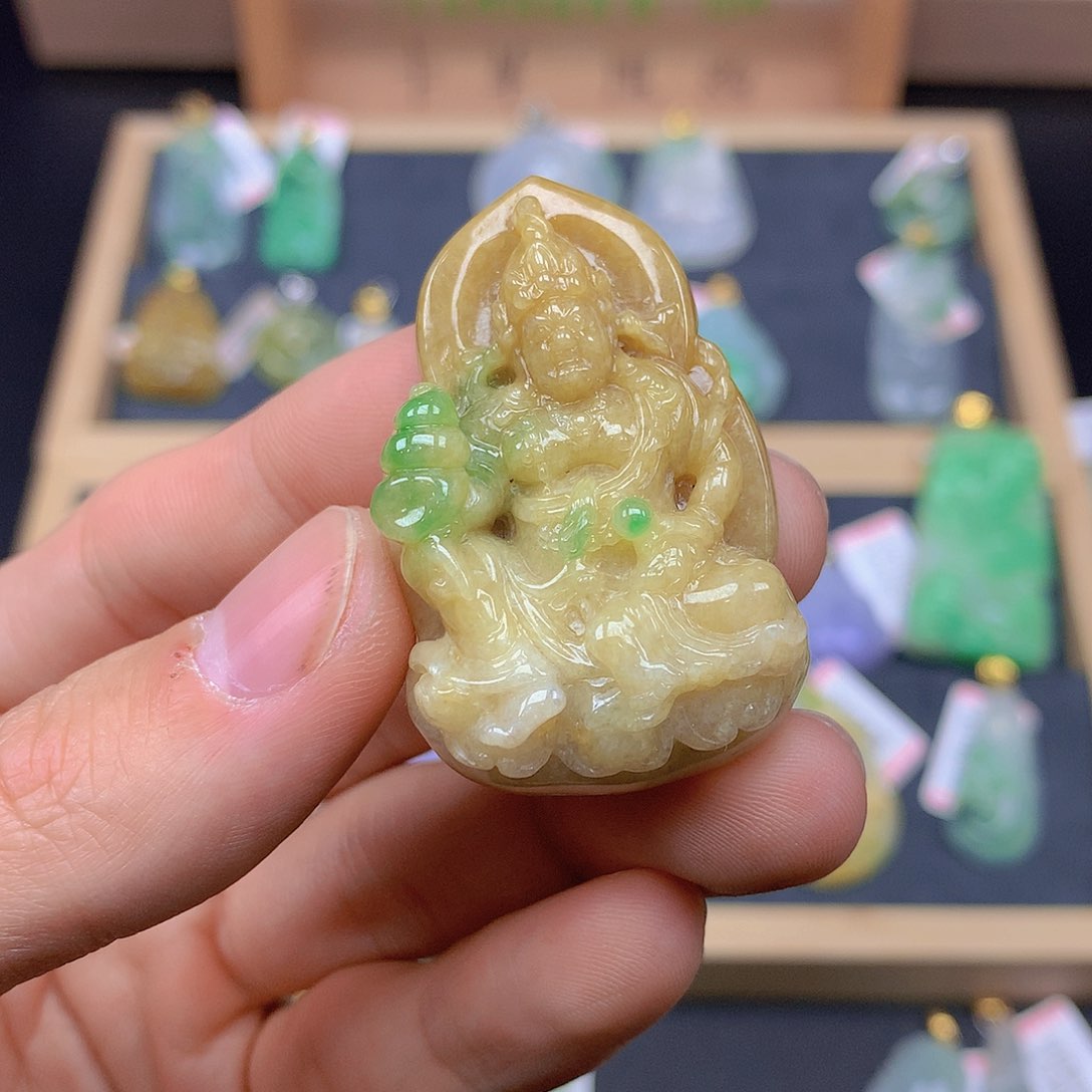 翡翠颈饰未镶嵌翡翠