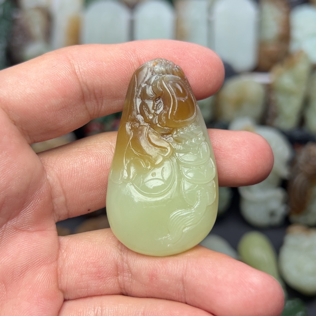 和田玉未镶嵌挂件