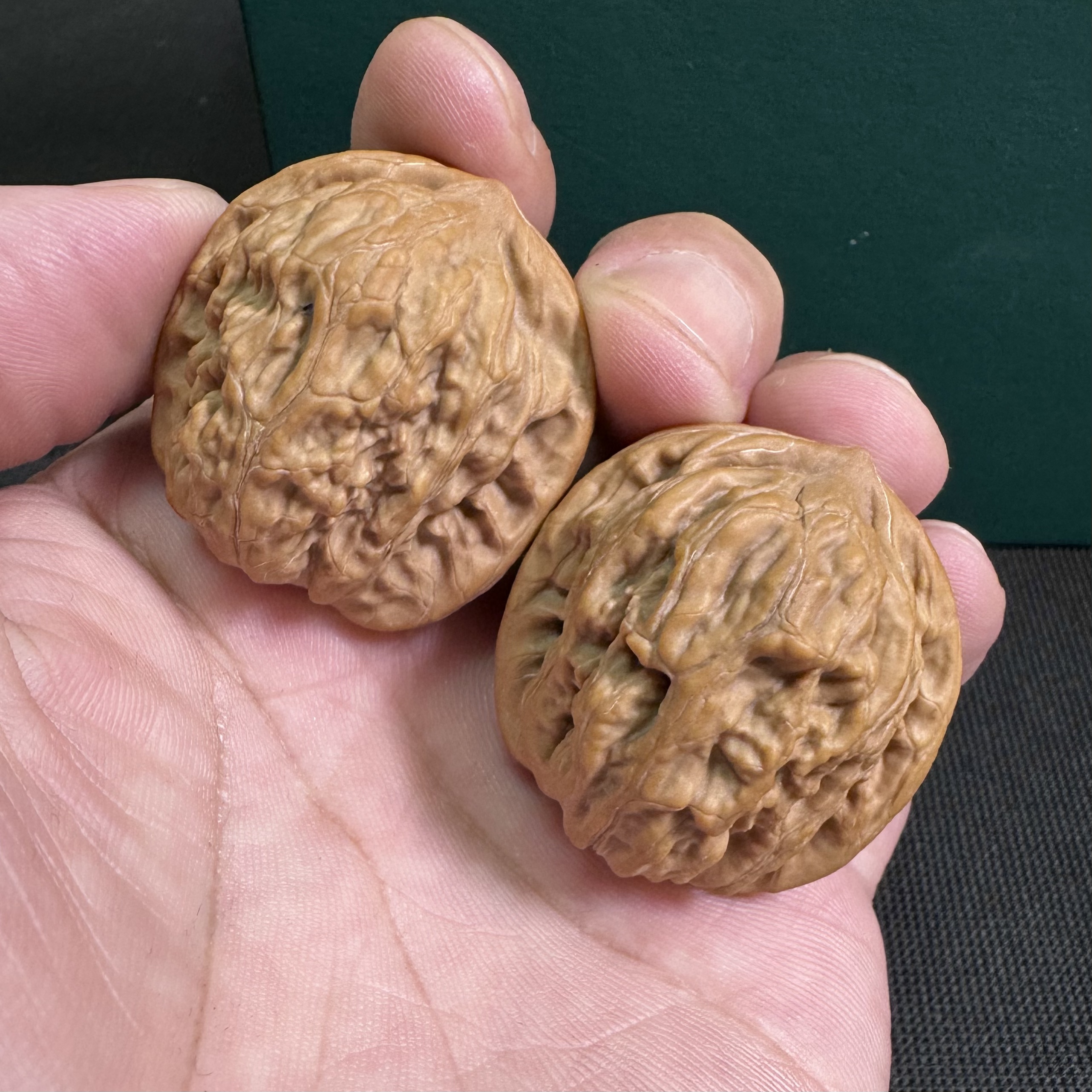 HT1014-1【掌上明珠】纯野小众文玩核桃手把件