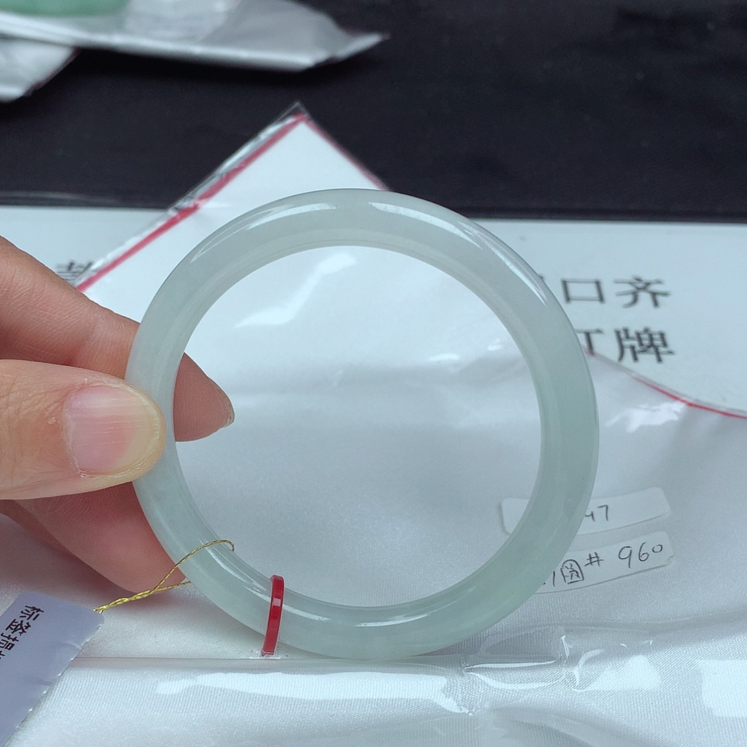 翡翠手镯未镶嵌57圈1197