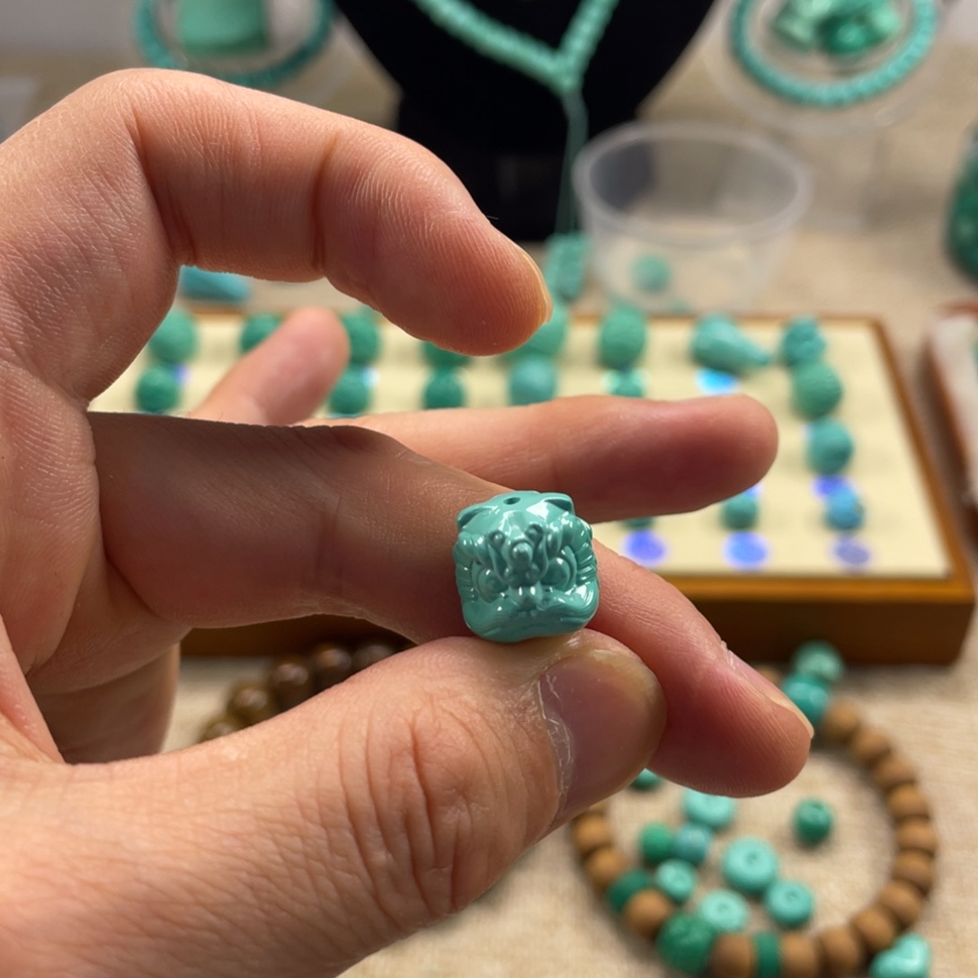 王***学十堰手工雕刻配饰配珠，直径13