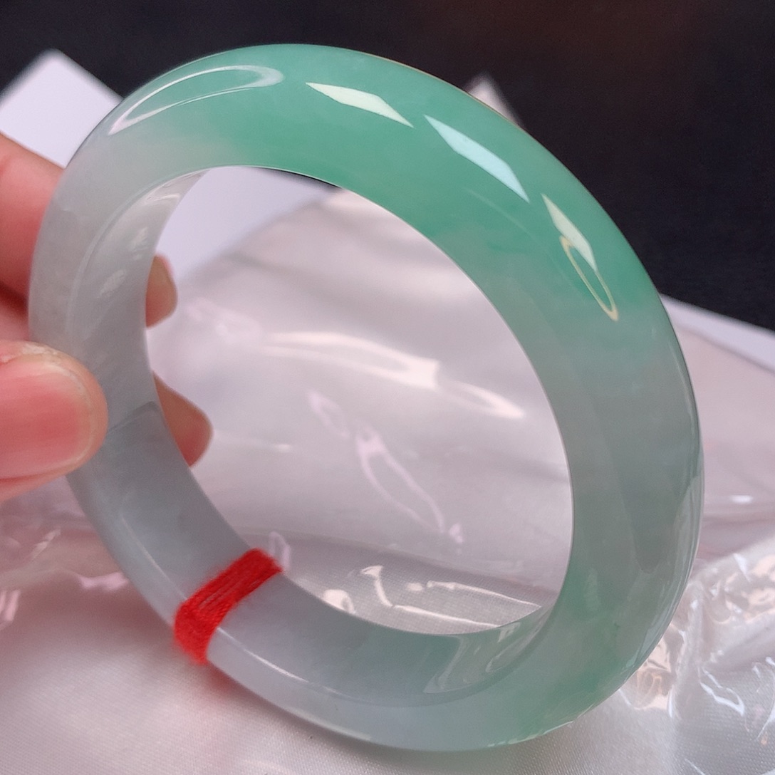 翡翠手镯未镶嵌56+ 翡翠手镯