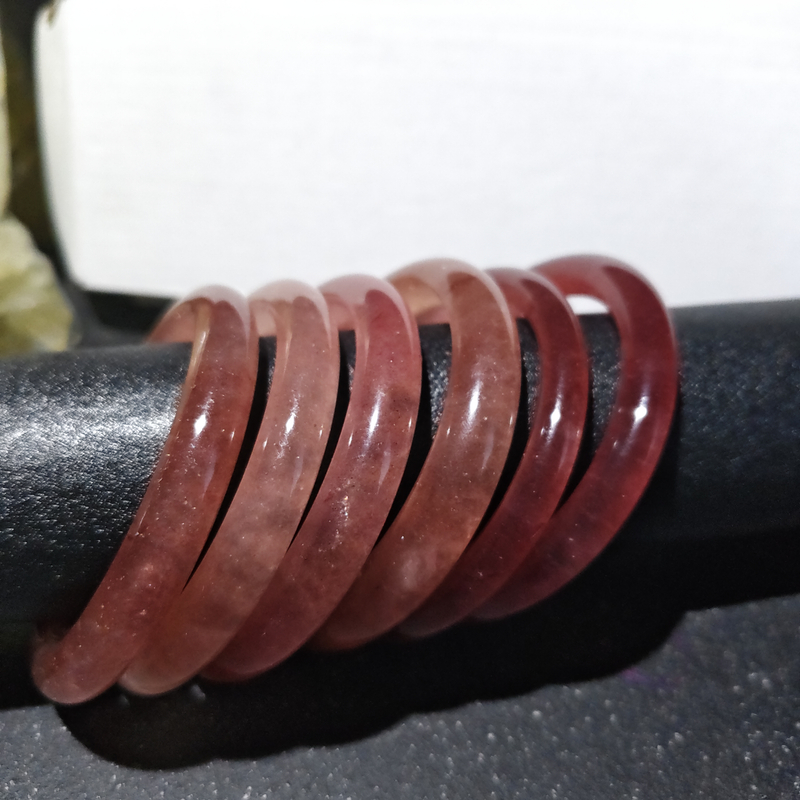 【黑胖珠宝】H1394 草莓晶手镯多样性发其一