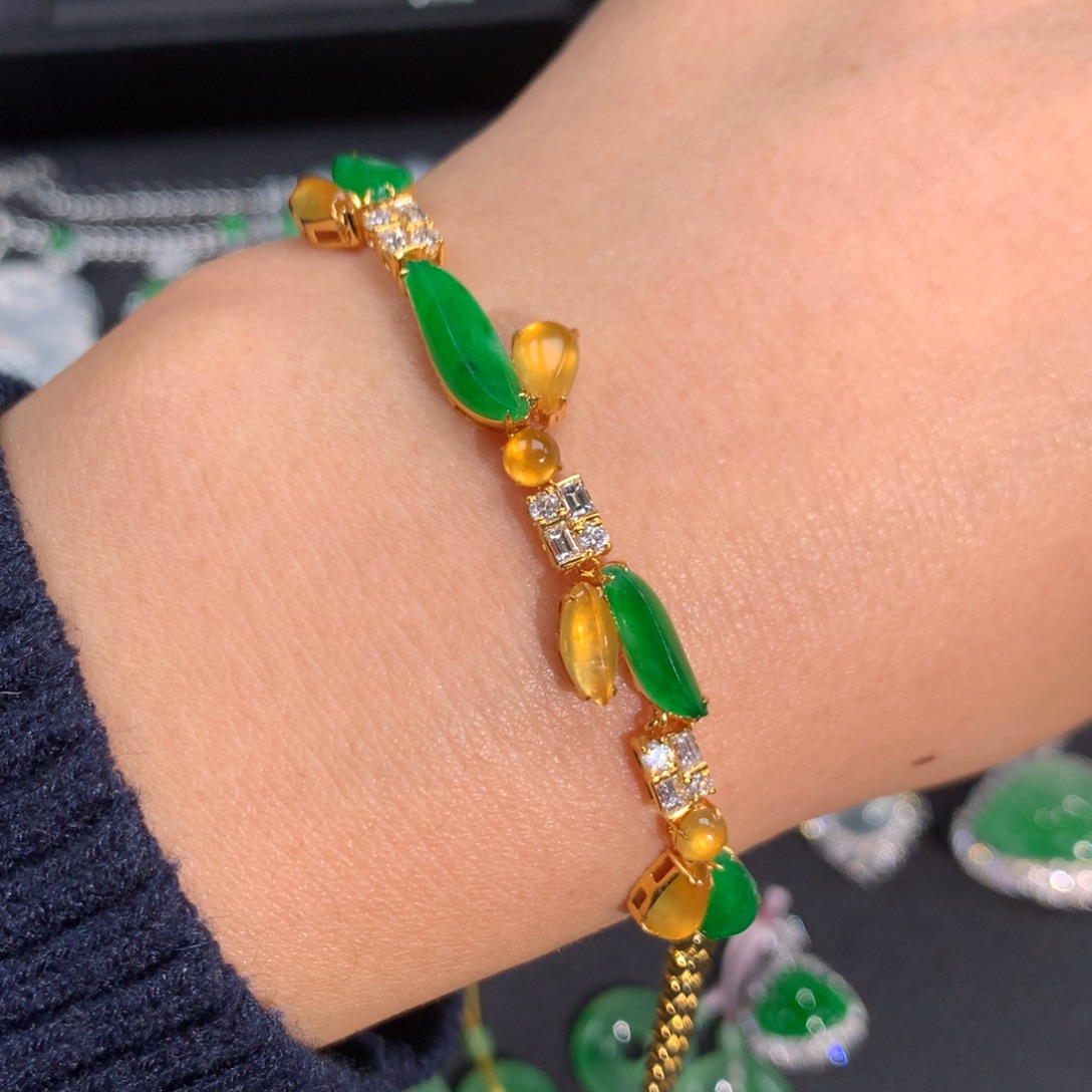 用***1翡翠18K金镶嵌颈饰手链镶嵌费尾款