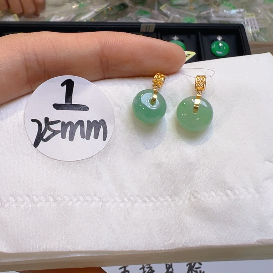 曾***曾翡翠18K金镶嵌吊坠(不含链)