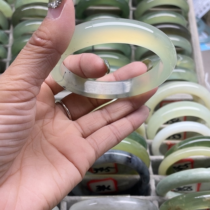 蛇纹石玉未镶嵌手镯331