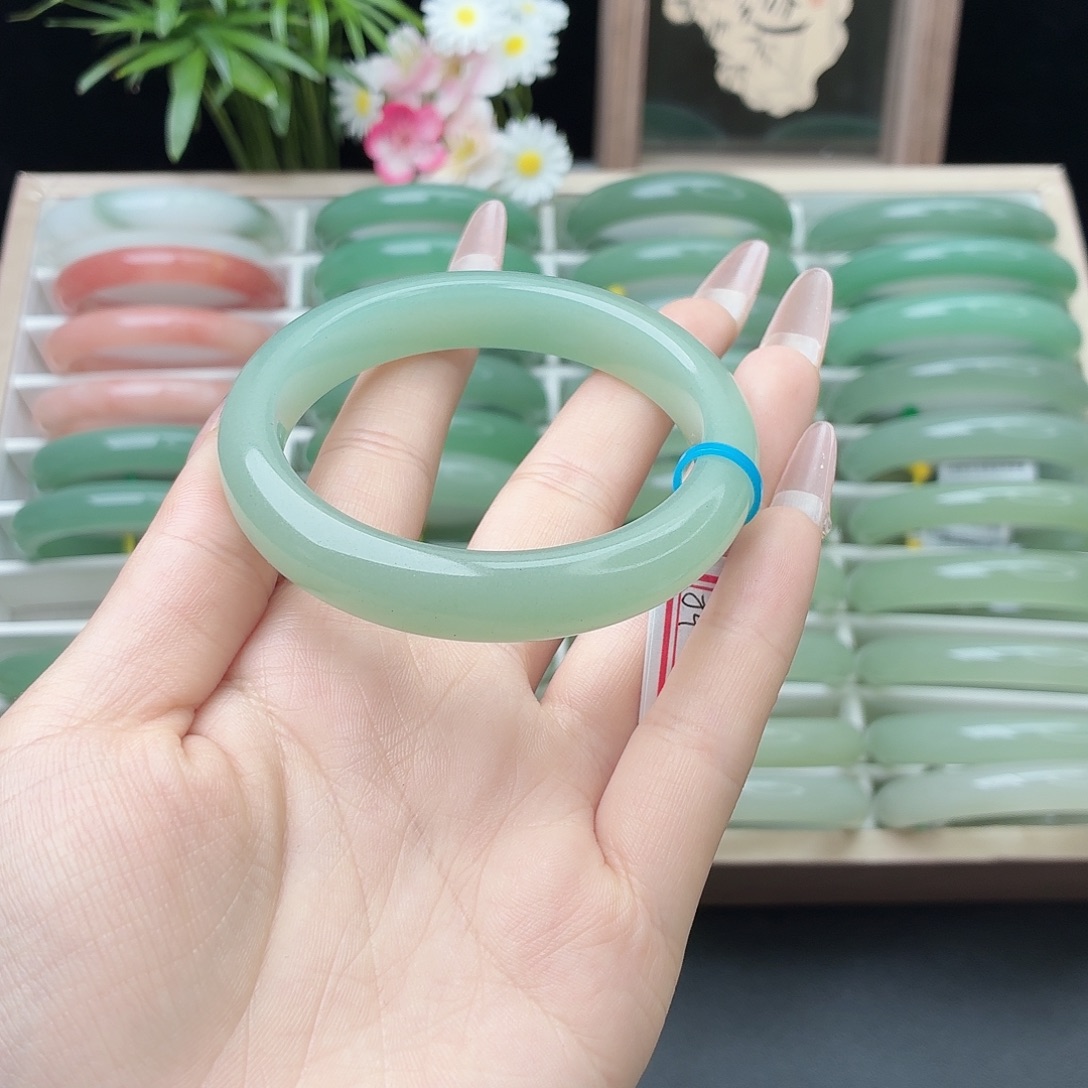 石英质玉未镶嵌手镯56