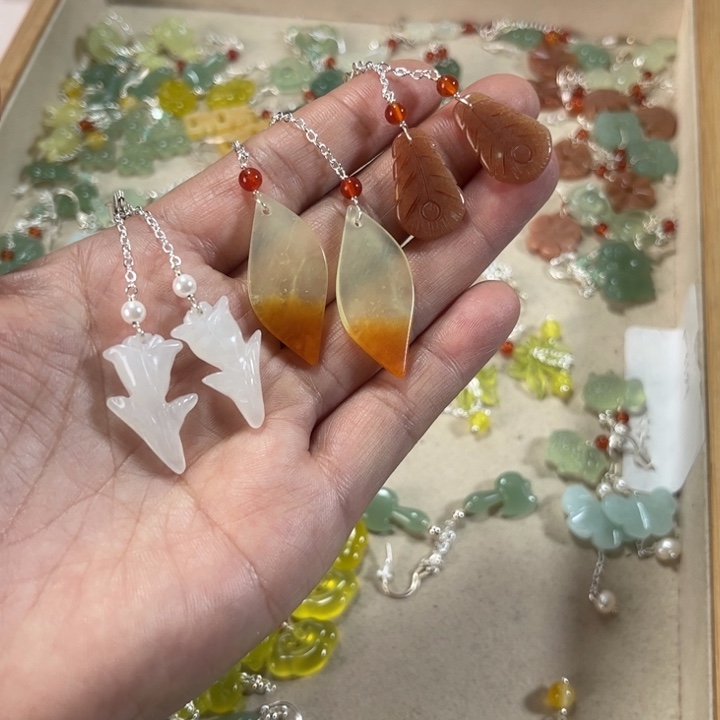 蛇纹石玉耳饰未镶嵌