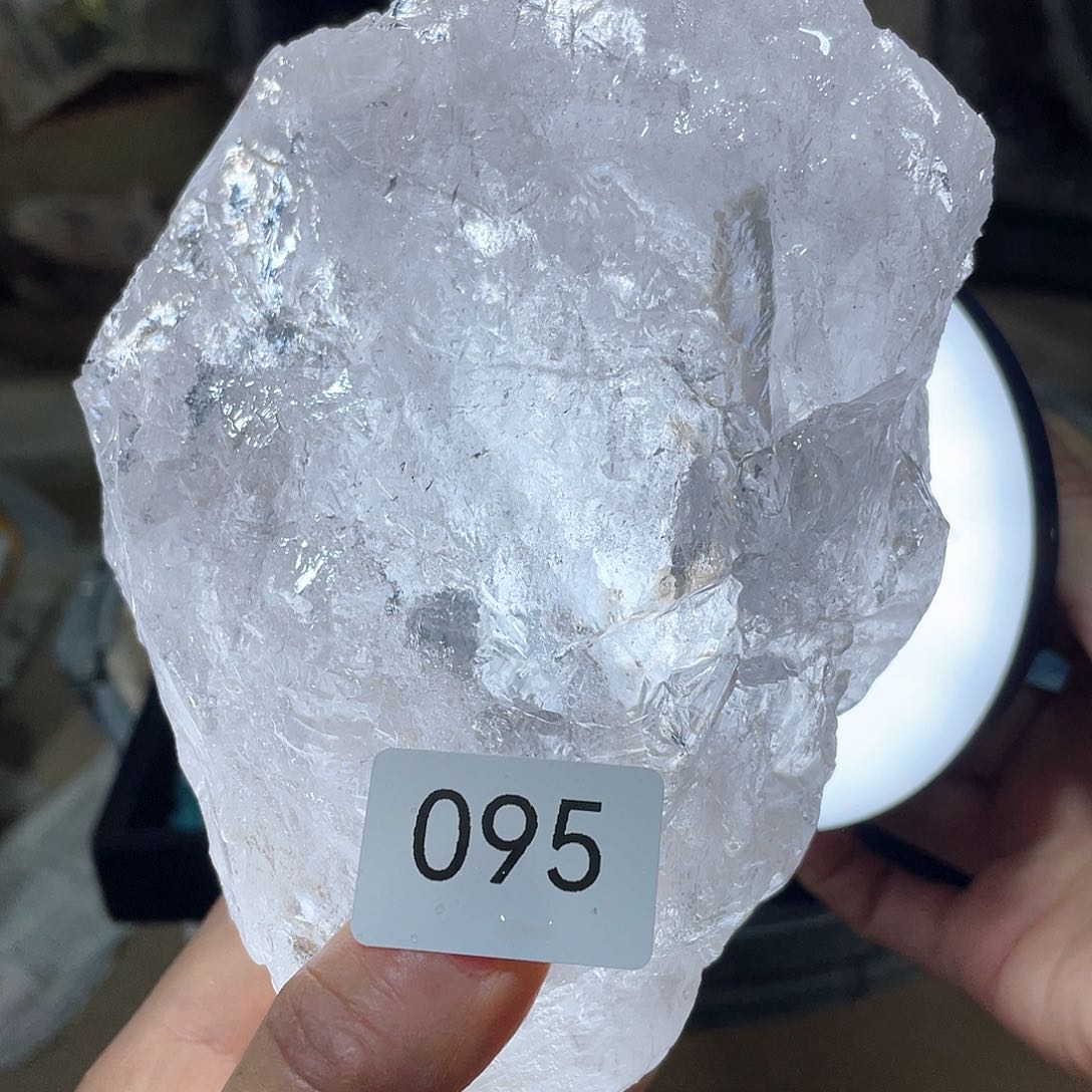 水晶摆件……未镶嵌