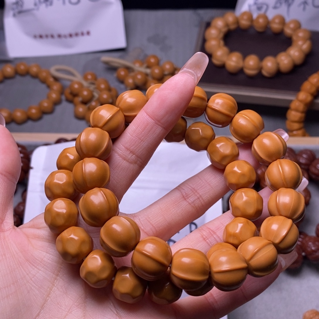 文玩核桃手串鲨鱼奶酪