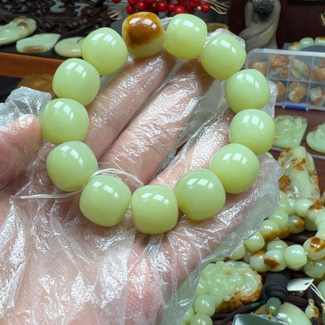 岫岩河磨玉（透闪石质玉）未镶嵌手链