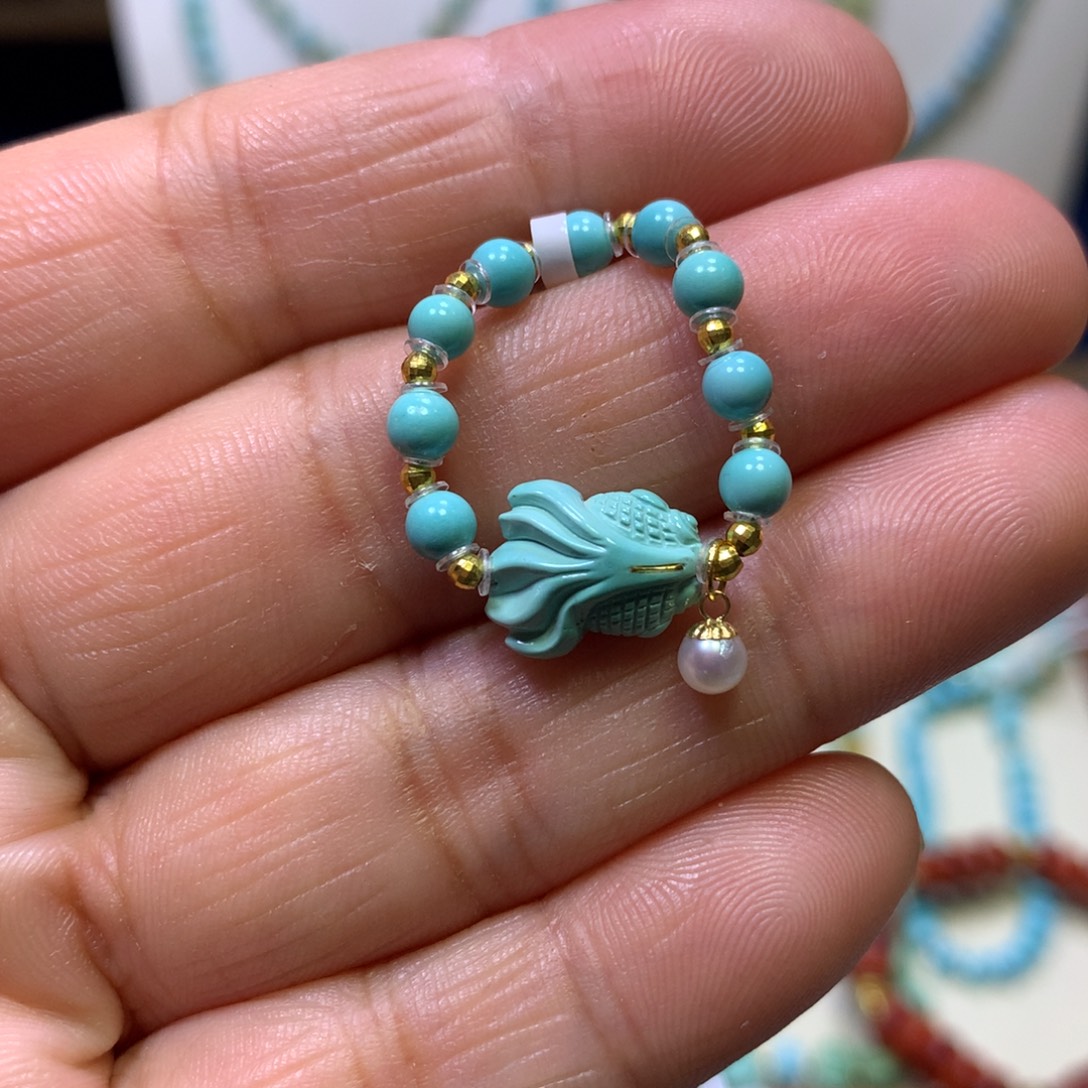 绿松石18K金镶嵌戒指