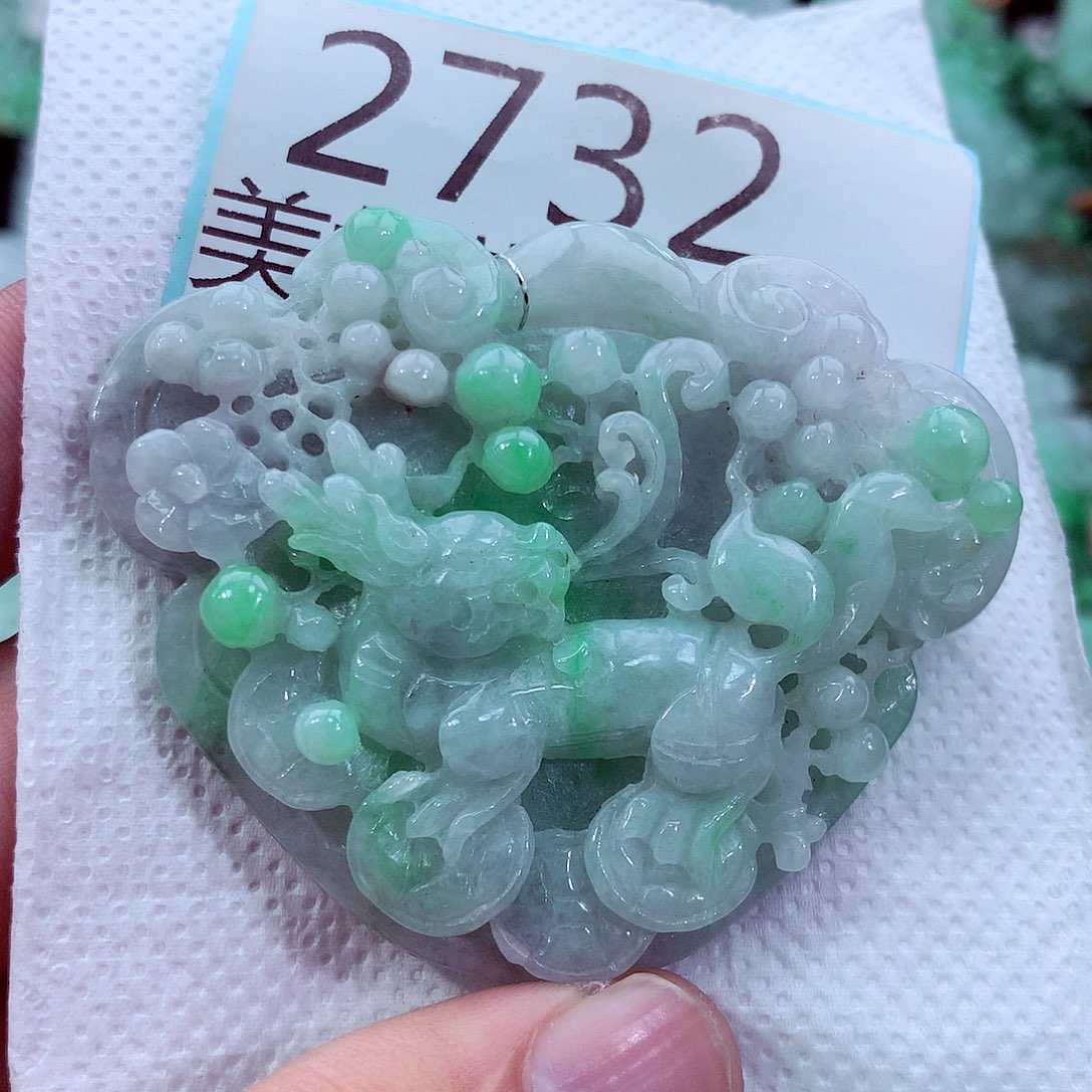 吊坠(不含链)未镶嵌翡翠