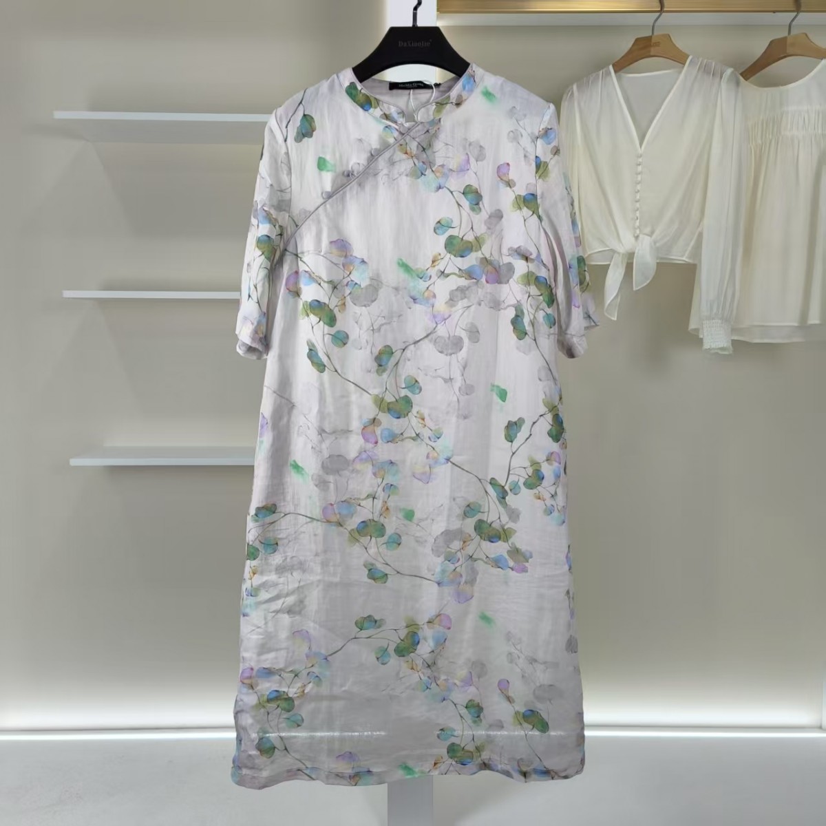 麦迪尚品【焕】5033177新中式盘扣印花旗袍连衣裙夏款女装品牌折扣