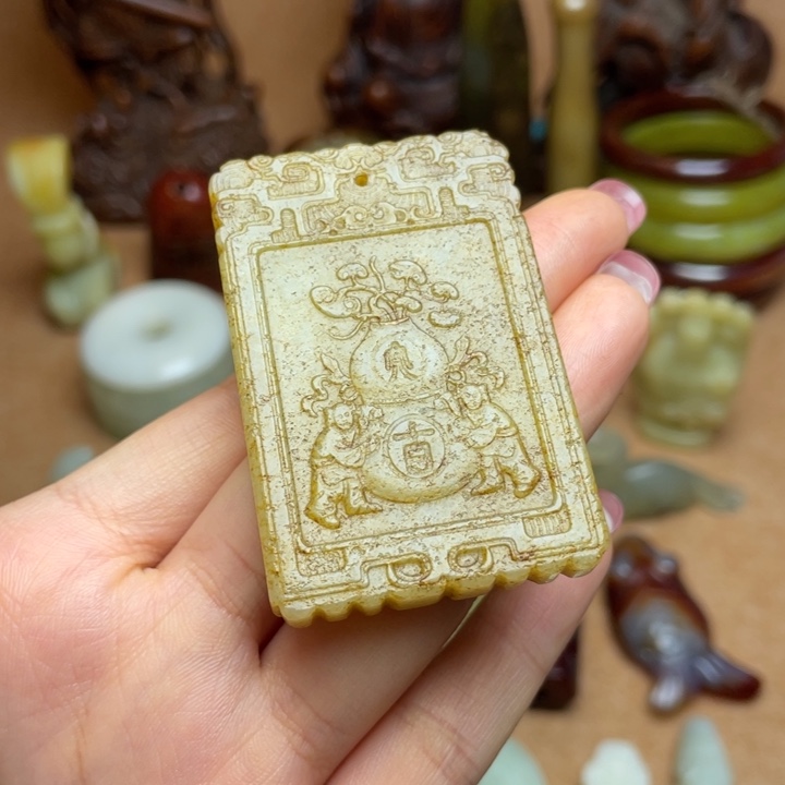 蛇纹石玉未镶嵌颈饰