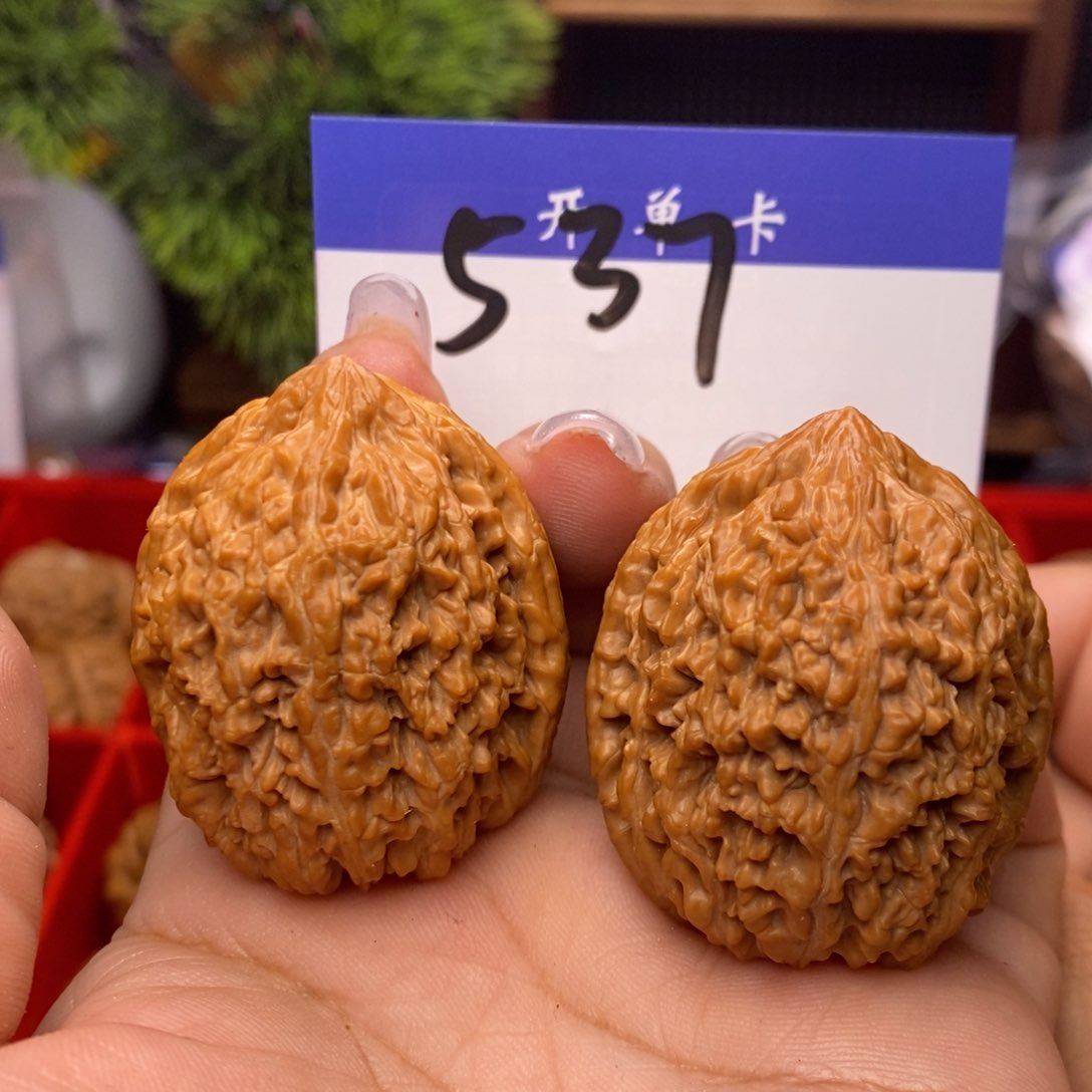 文玩核桃吊坠傲*天大蒜头。全品。边35 丹