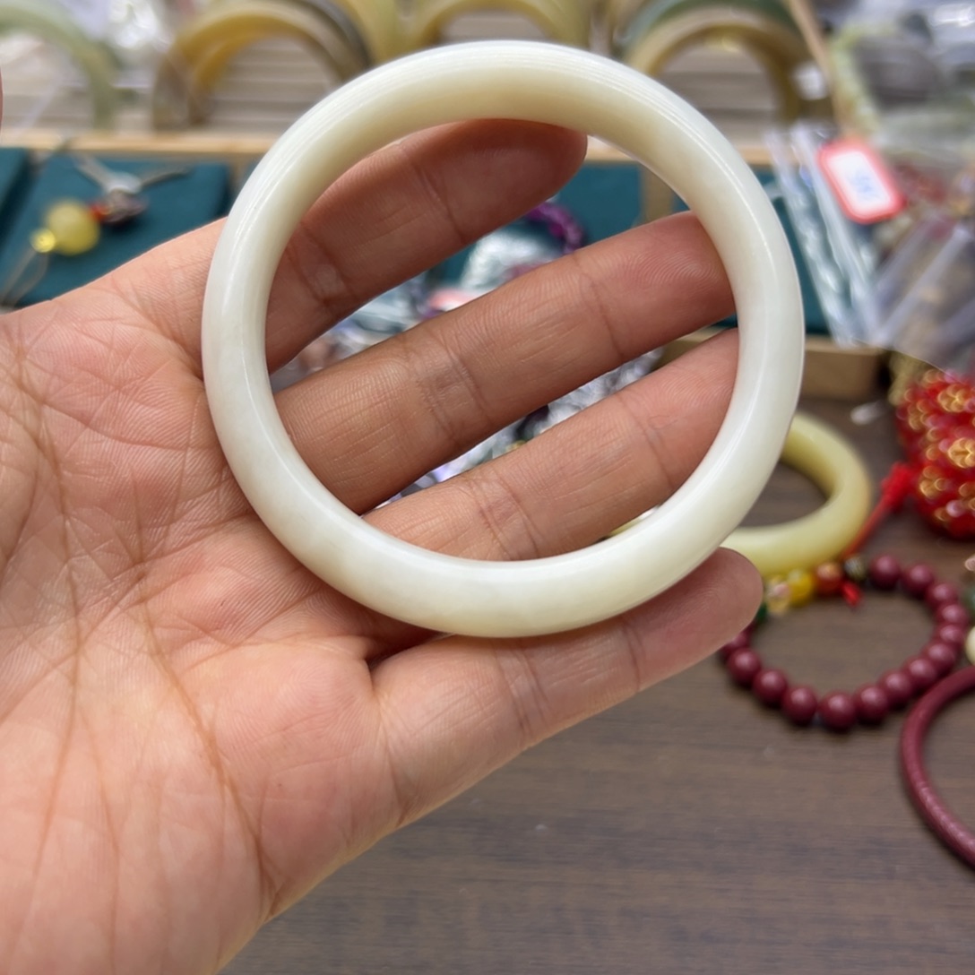 和田玉未镶嵌手镯59.1圈围185