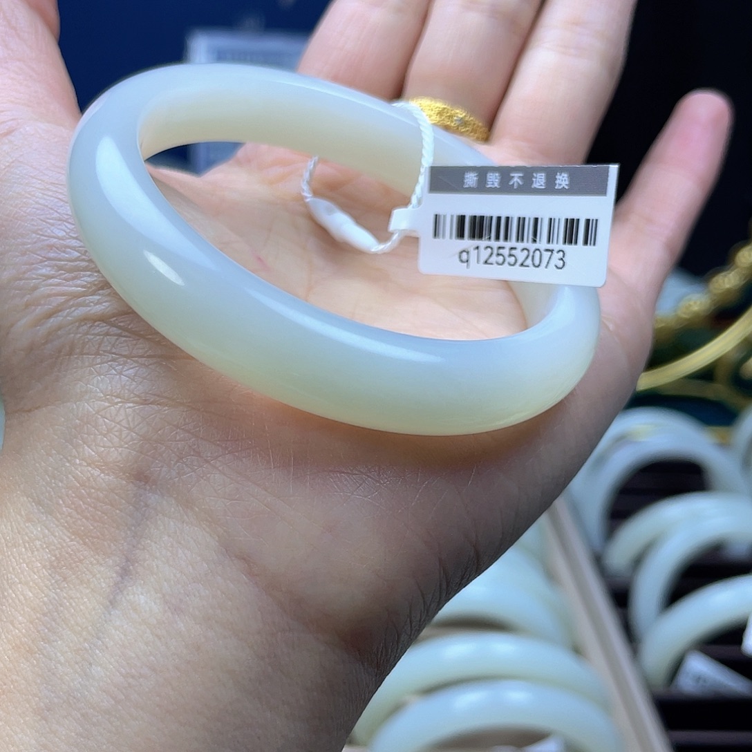 和田玉（白玉）未镶嵌手镯