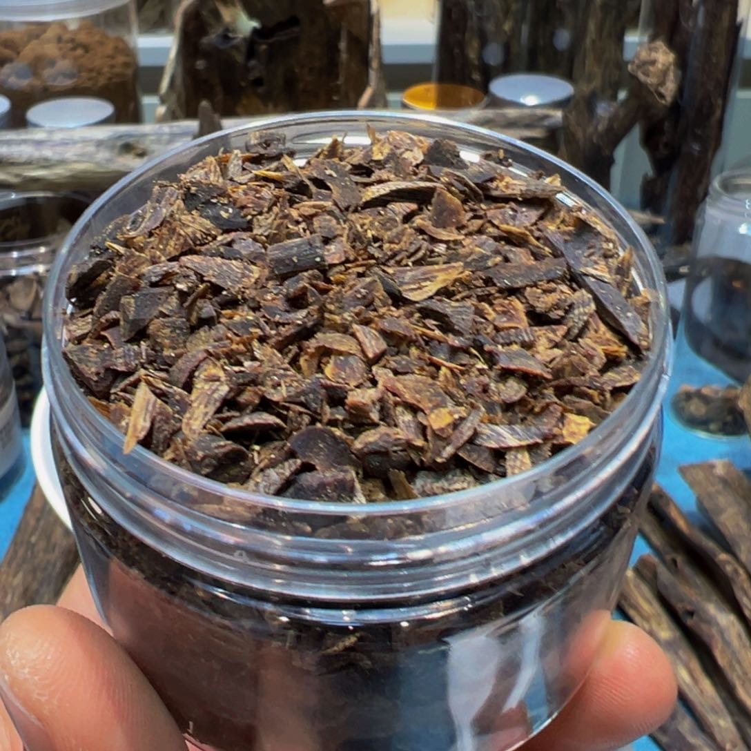 沉香手把件黑奇沉水树丁切珠料63克