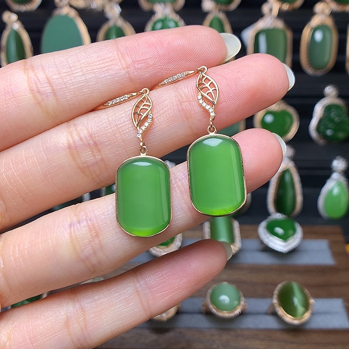 和田玉首饰18K金镶嵌