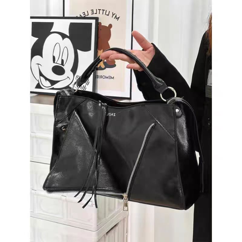 小众甜酷辣妹机车包包女冬季时尚高级感翻领托特大包单肩斜挎包