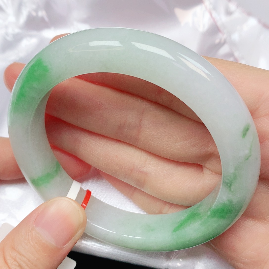 翡翠手镯未镶嵌抖音690