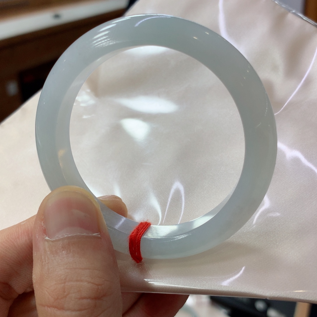 T***a翡翠未镶嵌手镯买断