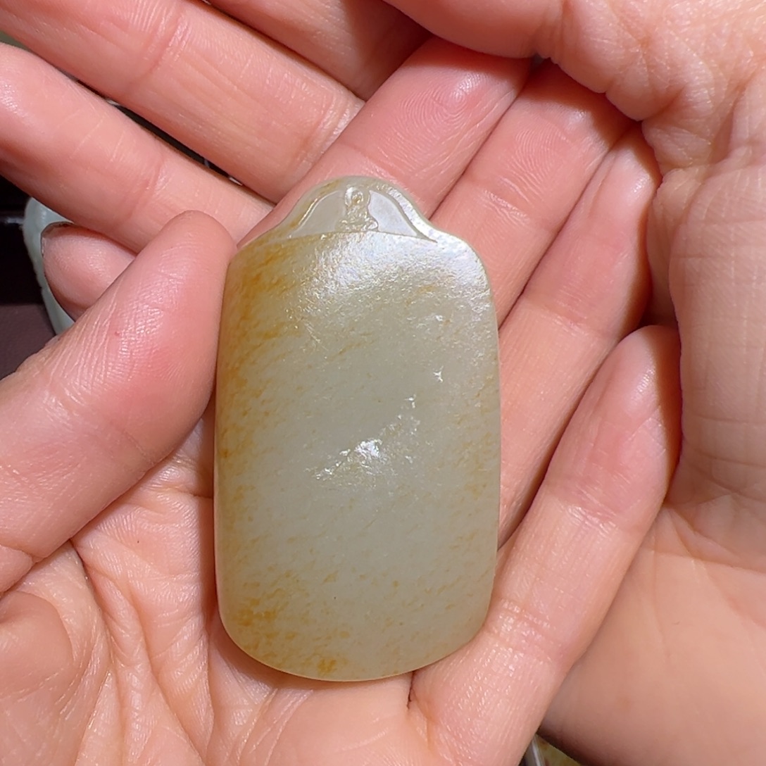 茉***3和田玉未镶嵌颈饰