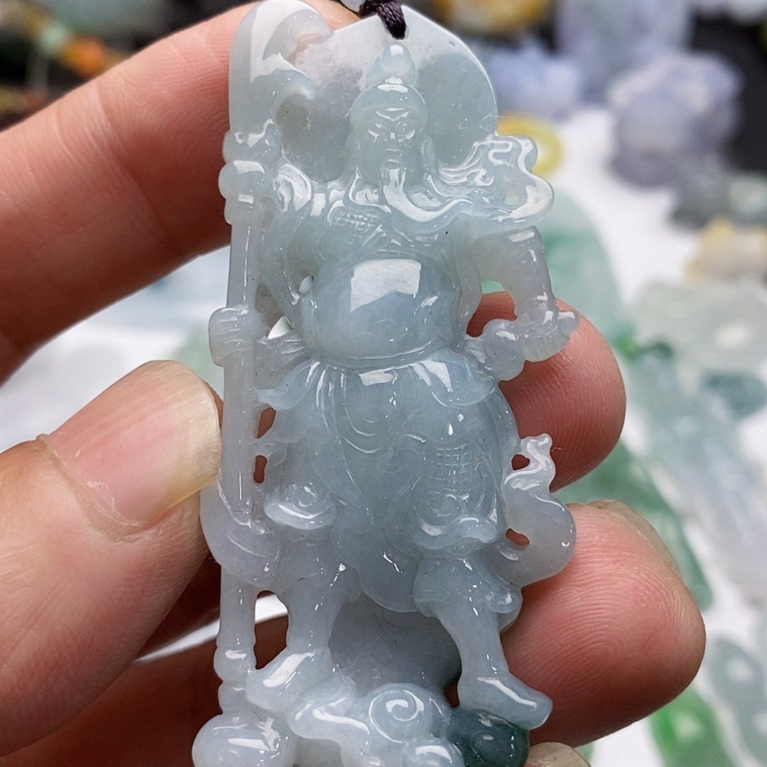 颈饰未镶嵌翡翠关二爷