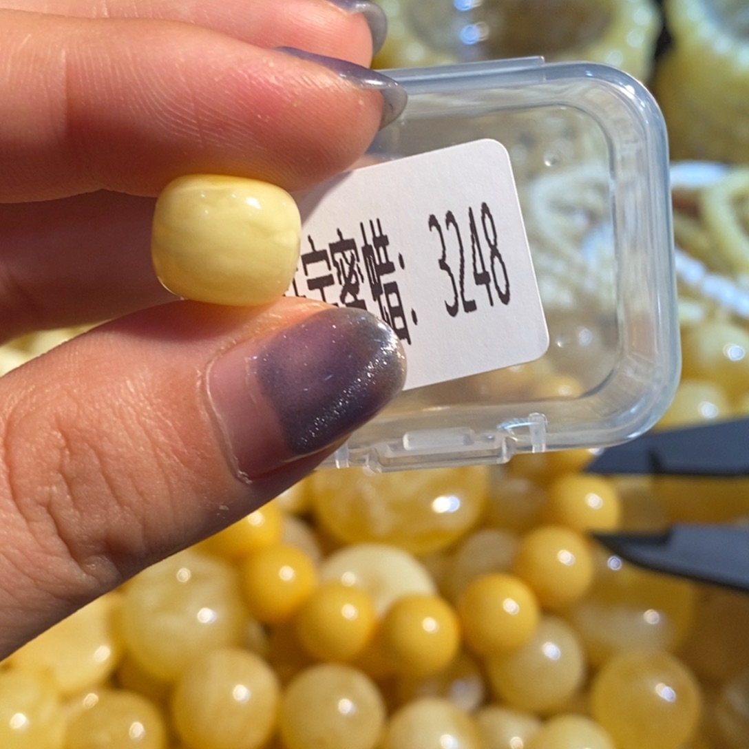 琥珀未镶嵌珠宝奇石3248