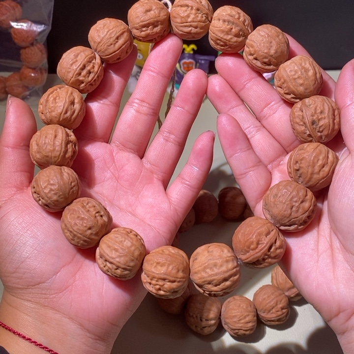 文玩核桃手串……12