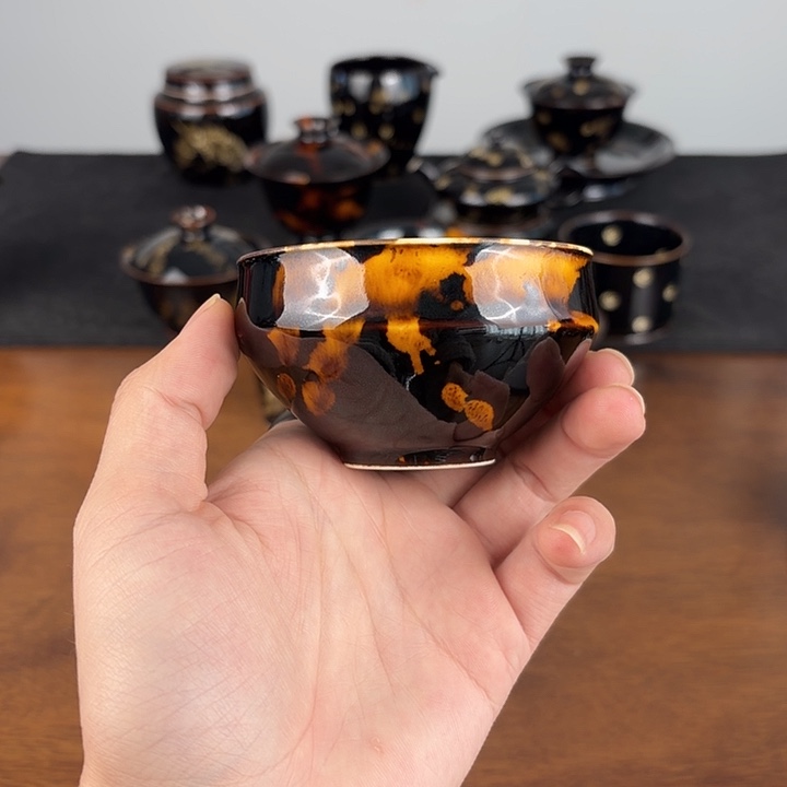 瓷玳瑁釉折肩主人杯