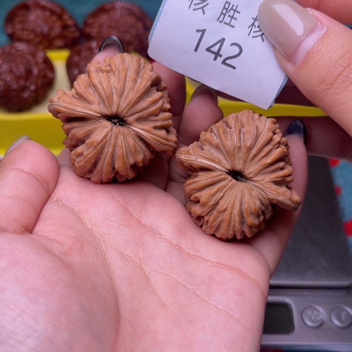 文玩核桃把件汗高楼40.142