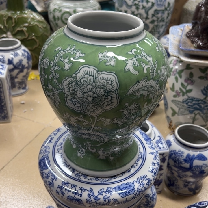 瓷片微瑕。。。。。。。。。。。。。。