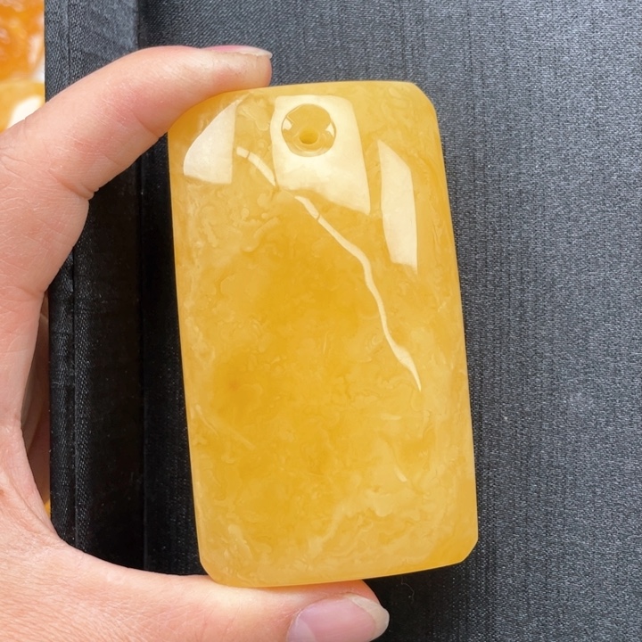 蜜蜡裸石未镶嵌蜜蜡无事牌重76克